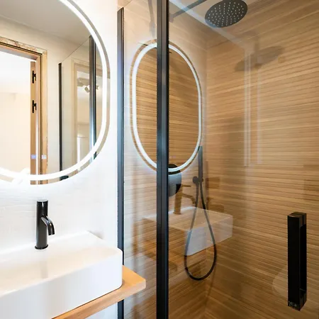 Esmeralda 2 Beachside *