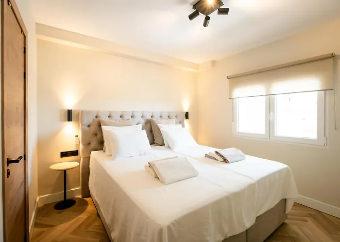 Esmeralda 2 Beachside *